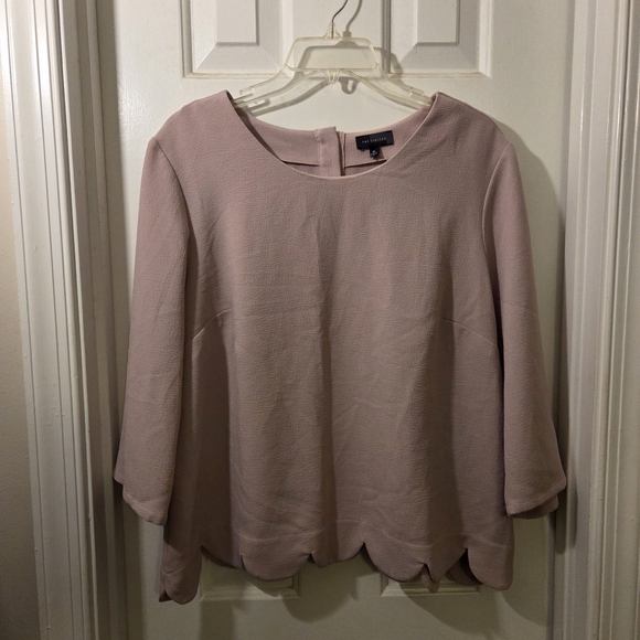The Limited: Blush Pink Scalloped Blouse. Size XL. - Picture 2 of 10